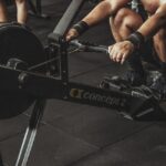 Exercitii fizice acasa si utilizarea unui aparat de vaslit pentru antrenament